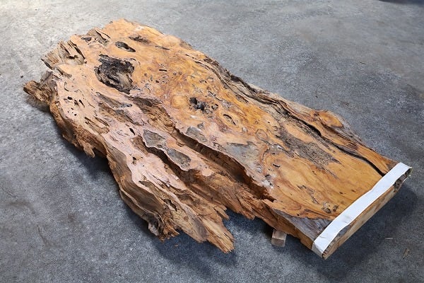 屋久杉の倉庫でオーダーのデザイン案