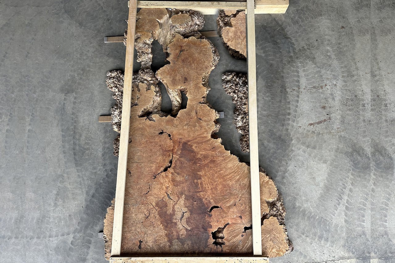 メープルレジンテーブルの倉庫でオーダーのデザイン案