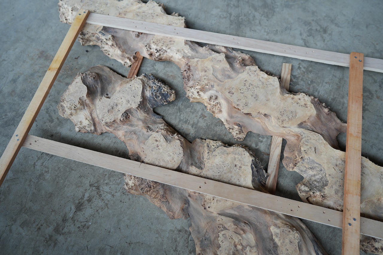 ポプラレジンテーブルの倉庫でオーダーのデザイン案